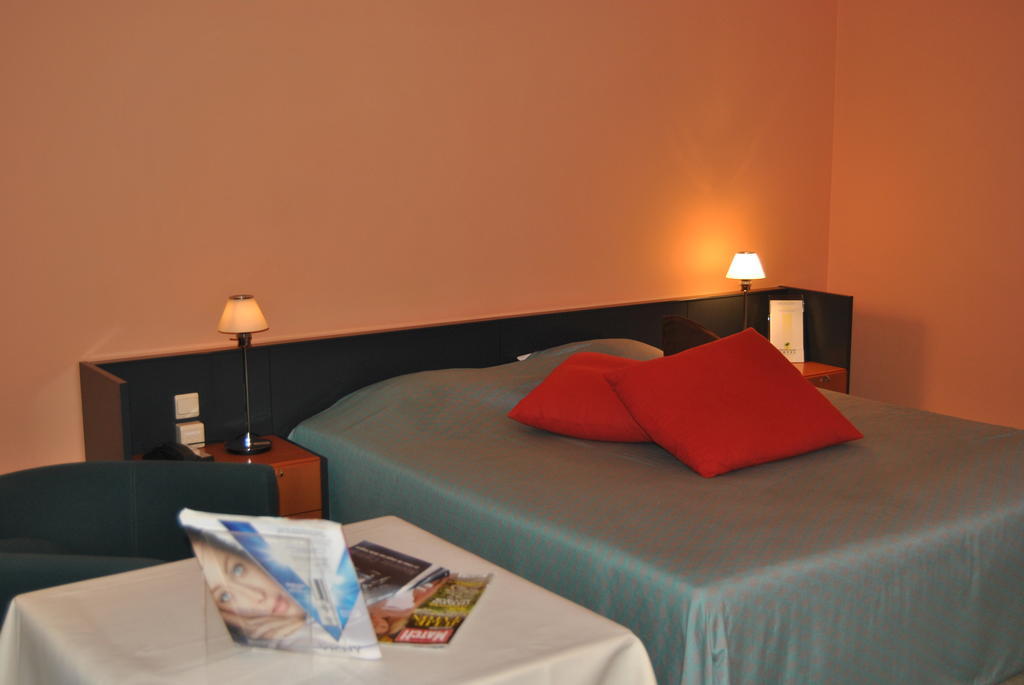 Greenpark Hotel Sint-Pieters-Leeuw Room photo