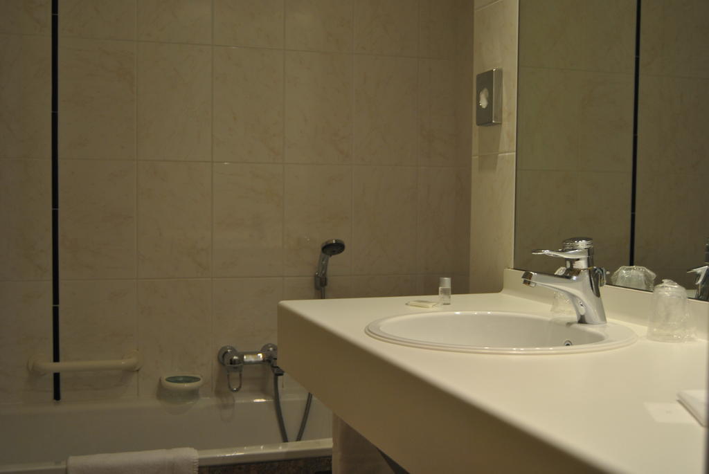 Greenpark Hotel Sint-Pieters-Leeuw Room photo